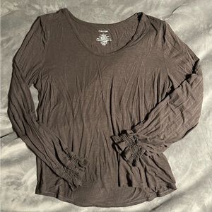 Maurice’s long sleeve blouse with elastic wrist accent